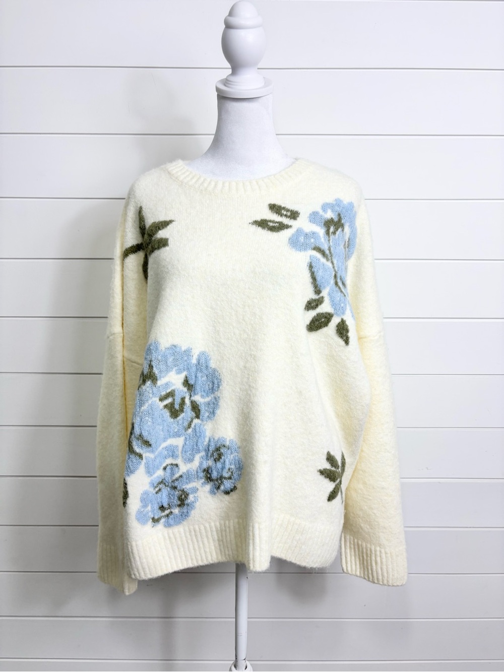 Ted Baker Cream Crewneck Sweater with Blue Floral Print Size XL